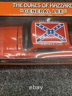 ERTL 1/25 General Lee The Dukes of Hazzard Car 1969 Dodge Charger Diecast Car