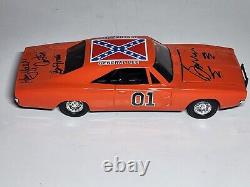 ERTL 1/25 The Dukes Of Hazzard General Lee Signed by George Barris and Cooter