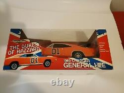 ERTL 118 1969 Dodge Charger General Lee American Muscle Dukes of Hazzard 2000