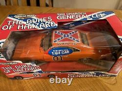 ERTL 118 American Muscle Dukes Of Hazzard 1969 Charger General Lee with 164
