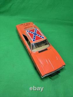 ERTL 118 Dukes of Hazzard General Lee Car 1969 Dodge Charger Signed By Cooter