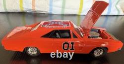 ERTL 1969 Charger General Lee 1/24 Dukes of Hazzard Warner Bros Inc 1981