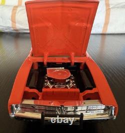 ERTL 1969 Charger General Lee 1/24 Dukes of Hazzard Warner Bros Inc 1981