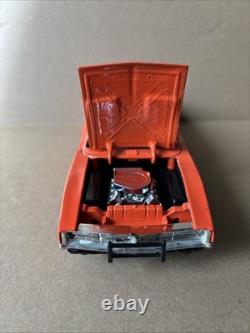 ERTL 1969 Charger General Lee 1/25 Dukes of Hazzard Warner Bros Inc 1981