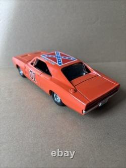 ERTL 1969 Charger General Lee 1/25 Dukes of Hazzard Warner Bros Inc 1981