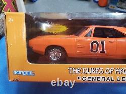 ERTL Dukes Of Hazzard General Lee Die Cast 1969 Dodge Charger 125 NICE CAR