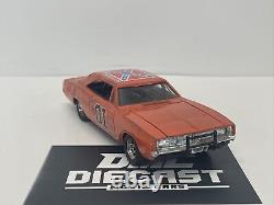 ERTL Dukes of Hazzard General Lee 1969 Dodge Charger 125 & Signed Postcard