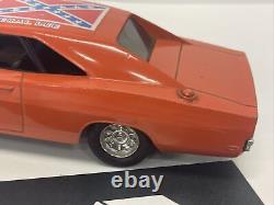 ERTL Dukes of Hazzard General Lee 1969 Dodge Charger 125 & Signed Postcard