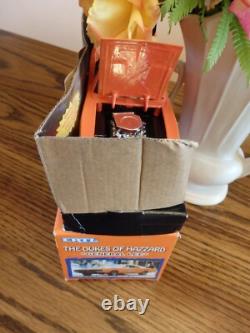 ERTL Dukes of Hazzard General Lee Charger 1998 OPEN with SEALED RARE 2001 125 (2)