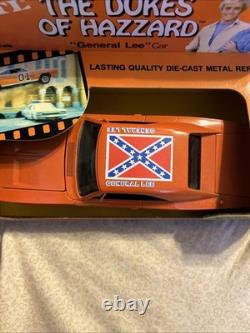 ERTL THE DUKES OF HAZZARD General Lee Car 1/25 Scale #1791