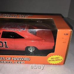 ERTL The Dukes Of Hazzard GENERAL LEE Diecast Car 125 #7967 New In Box 2001