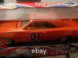 ERTL The Dukes of Hazard 1/25 General Lee Die-cast 2002 Highly Collectible #7967