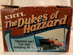 ERTL The Dukes of Hazzard'General Lee' car and jumping ramp in original box
