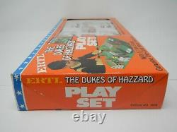 ERTL The Dukes of Hazzard Playset 5 cars 164, Fibreboard Buildings & Play Surfa