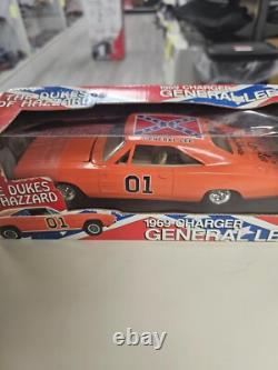 ERTL1969 The Dukes of Hazzards General Lee Charger 125 Signed Cooter NEW
