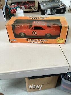 Ertl 7967 The Dukes of Hazzard 124 Scale General Lee 1969 Dodge Charger #01