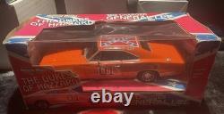 Ertl American Muscle 1969 Dodge Charger GENERAL LEE The Dukes of Hazzard 118