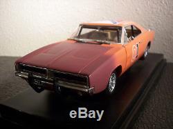 Ertl American Muscle DUKES OF HAZZARD General Lee Race & Show Pair 118 Scale