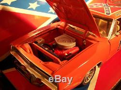Ertl American Muscle DUKES OF HAZZARD General Lee Race & Show Pair 118 Scale