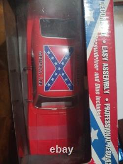 Ertl DUKES OF HAZZARD American Muscle 124 die cast model kit General Lee
