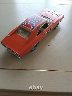 Ertl Dukes Of Hazzard 1969 Dodge Charger R/T General Lee 1/18 Scale Diecast Car