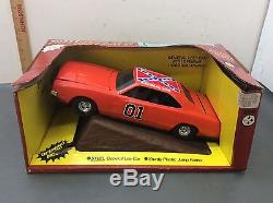 Ertl Dukes Of Hazzard General Lee & Jumping Ramp 1/16 Steel #3570 1982