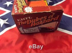 Ertl Dukes of Hazzard General lee 1/16 jump car with ramp