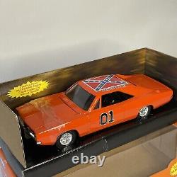 Ertl General Lee The Dukes of Hazzard 125 Scale 1969 Dodge Charger #01