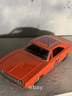 General Lee 118 Scale Die Cast 1969 Dodge Charger Dukes of Hazzard TV Show