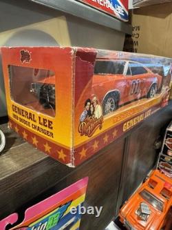General Lee 118 Scale Model with Lights and Sounds! Read description at end
