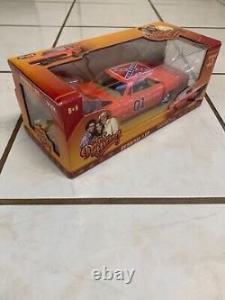 General Lee 1969 Charger Dukes of Hazzard Die cast 125