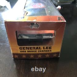 General Lee 1969 Dodge Charger Dukes of Hazzard 118 Scale Light & Sound Action