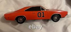 General Lee AUTOGRAPHED 1969 Charger Dukes of Hazzard 118 Scale Light & Sound