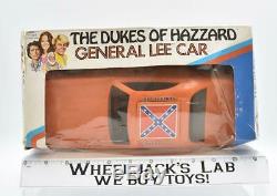 General Lee Bo & Luke'69 Dodge Charger Dukes of Hazzard Mego Action Figures