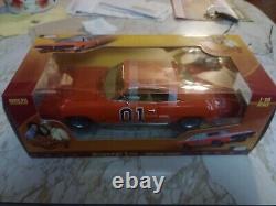 General Lee Dukes Of Hazzard 118 New Sealed Auto World Silver Screen Edition