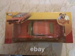 General Lee Dukes Of Hazzard 118 New Sealed Auto World Silver Screen Edition