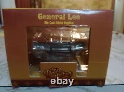 General Lee Dukes Of Hazzard 118 New Sealed Auto World Silver Screen Edition