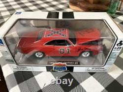 General Lee Dukes of Hazzard 125 Die Cast Signed Ben Jones Cooter