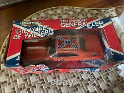 General Lee Dukes of Hazzard Ertl American Muscle Model 1/18 1969 Dodge Charger