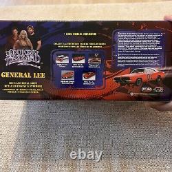 General Lee Dukes of Hazzard Joy Ride NEW Muscle Model 1/25 1969 Dodge Charger