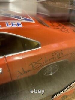 General Lee Joyride 118 The Dukes of Hazard Boxed Signed Rare Diecast Car Mint