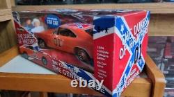 General Lee dodge charger dukes of hazzard 1/18 ERTL and 1/64 gift