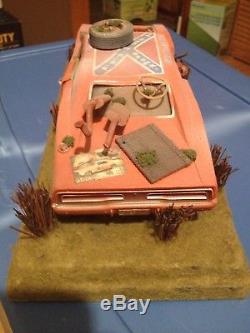 General Lee model diorama junker Dukes Of Hazzard 1 1/18