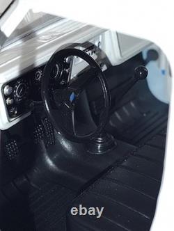 Greenlight Collectibles 118 Hazzard County Garage Chevrolet C-30 Dually +BONUS