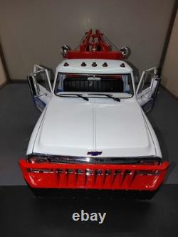 Greenlight Collectibles 118 Hazzard County Garage Chevrolet C-30 Dually +BONUS