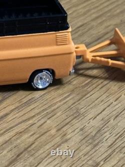 Hot Wheels General Lee truck and trailer 164 Die Cast Dukes Of Hazzard USA