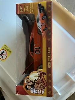 JOHNNY LIGHTNING DUKES OF HAZZARD GENERAL LEE WHITE Engine Autograph CHASE 1/25