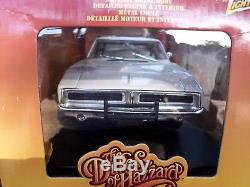 JOHNNY WHITE LIGHTNING CHASE DUKES OF HAZZARD GENERAL LEE Dodge Charger 1/18