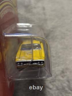 Johnny Lightning 164 1972 Plymouth Road Runner WL Dukes Of Hazard NM/M