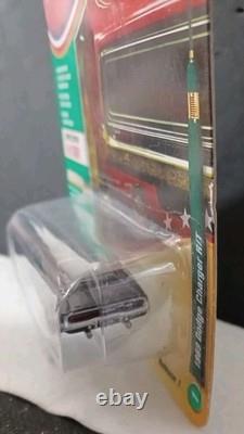 Johnny Lightning CLASS OF 1969 164 Black 1969 Dodge Charger R/T (1/3500)